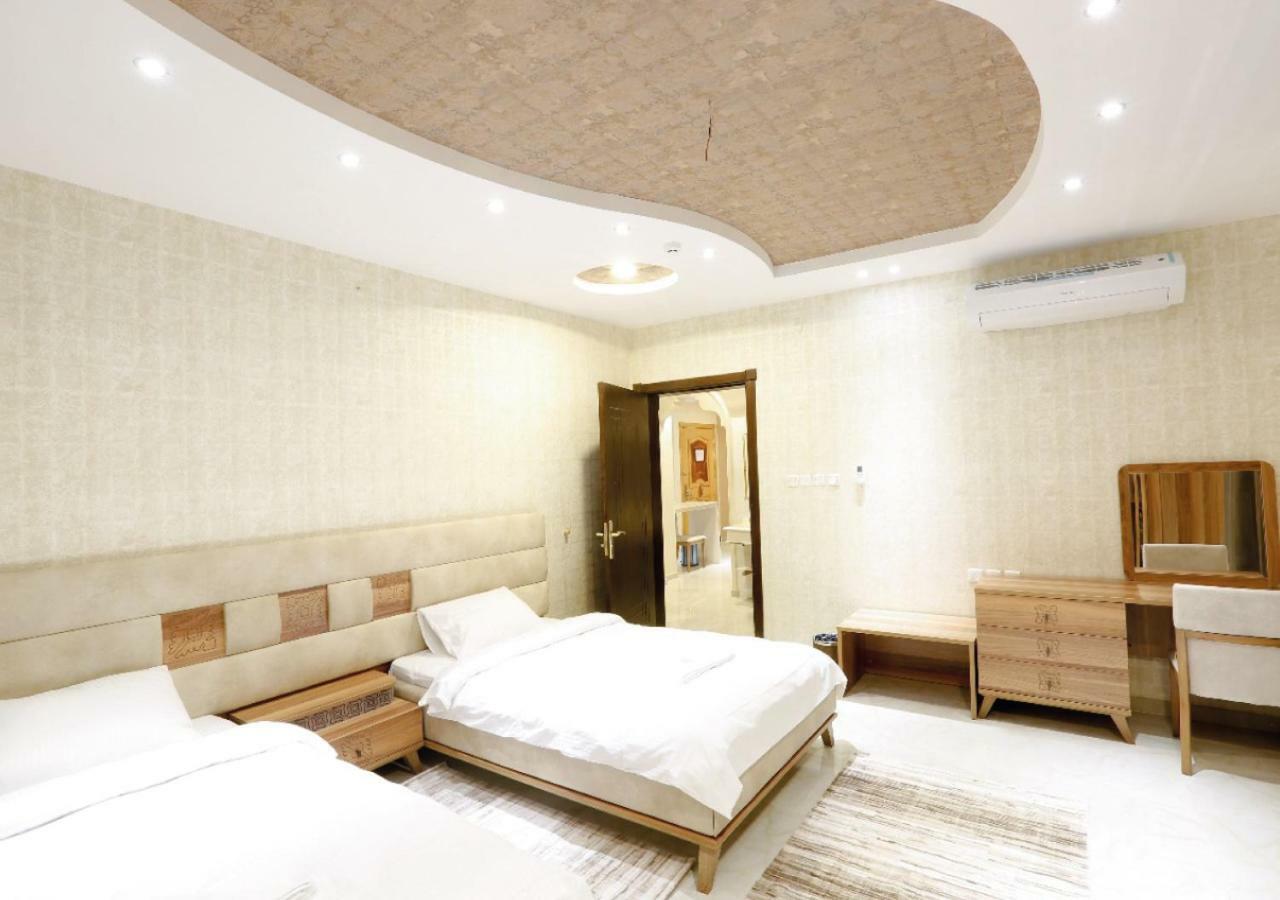 Four Seasons Suites ฏออิฟ ภายนอก รูปภาพ